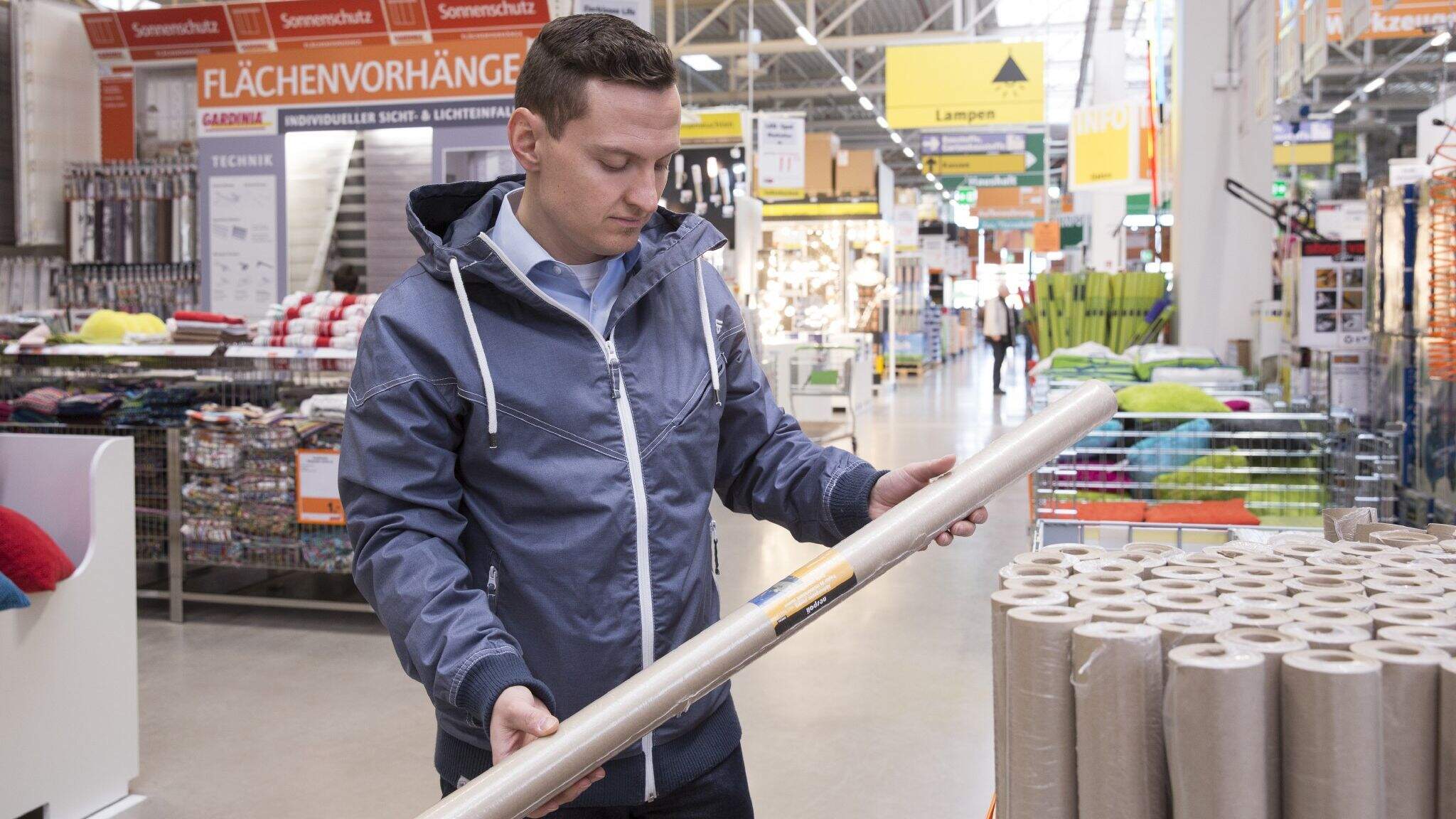 Der Baumarkt vor Ort bietet eine große Auswahl, direkte Vergleichsmöglichkeiten und Produkte „zum Anfassen“ Der Baumarkt vor Ort bietet eine große Auswahl, direkte Vergleichsmöglichkeiten und Produkte „zum Anfassen“