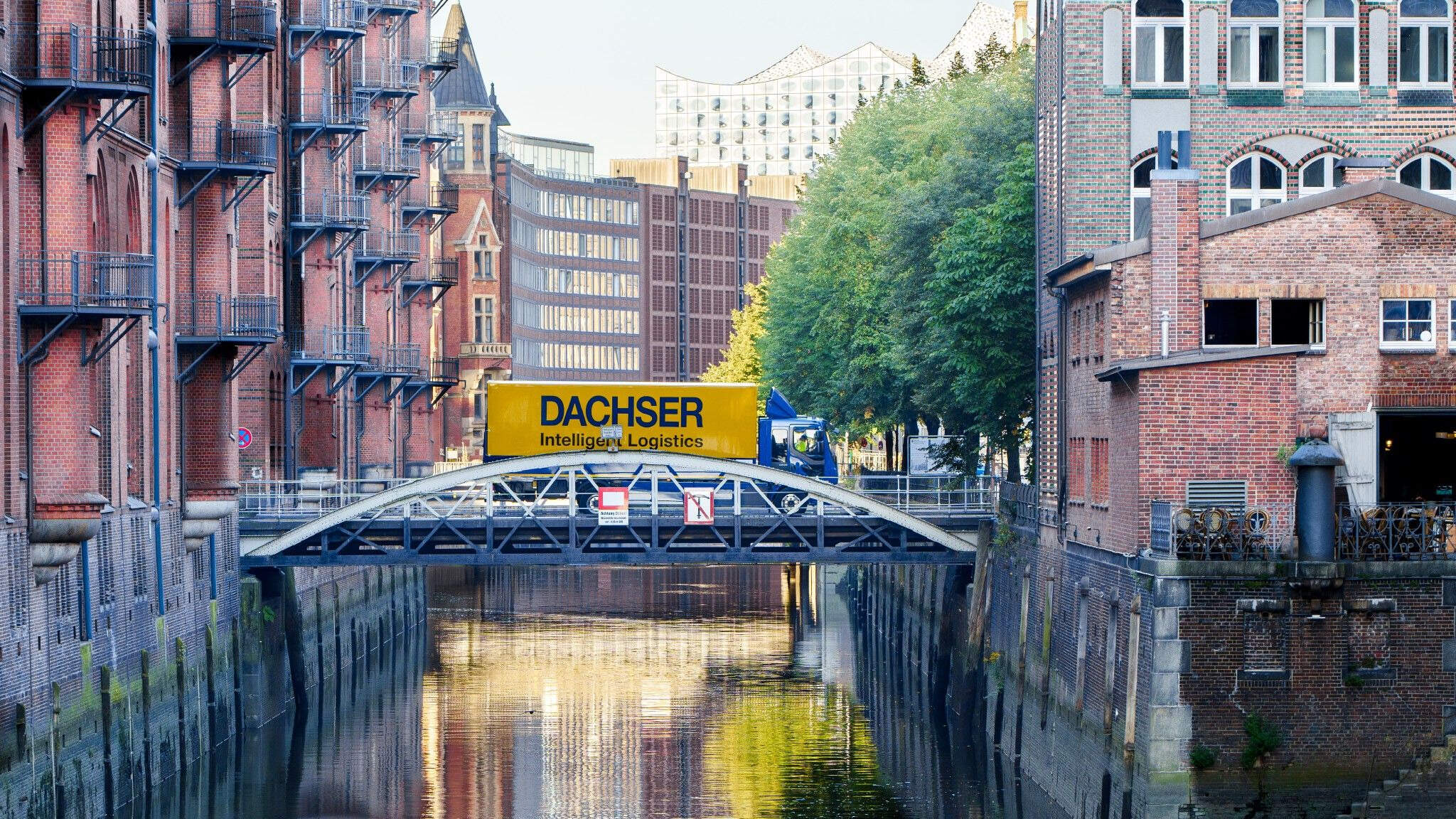 DACHSER ist seit genau zehn Jahren ein Impulsgeber in der E-Mobilität DACHSER ist seit genau zehn Jahren ein Impulsgeber in der E-Mobilität