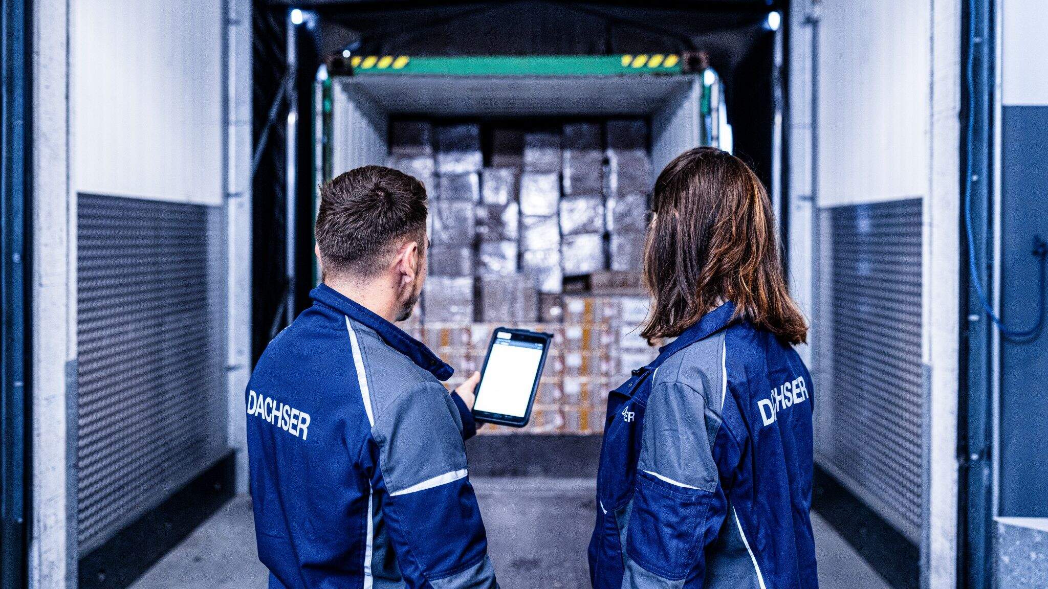 Wie mit Ver&auml;nderungsbereitschaft, Weiterbildungsangeboten und guter F&uuml;hrung digitale Technologien im Arbeitsalltag wirksam ankommen.