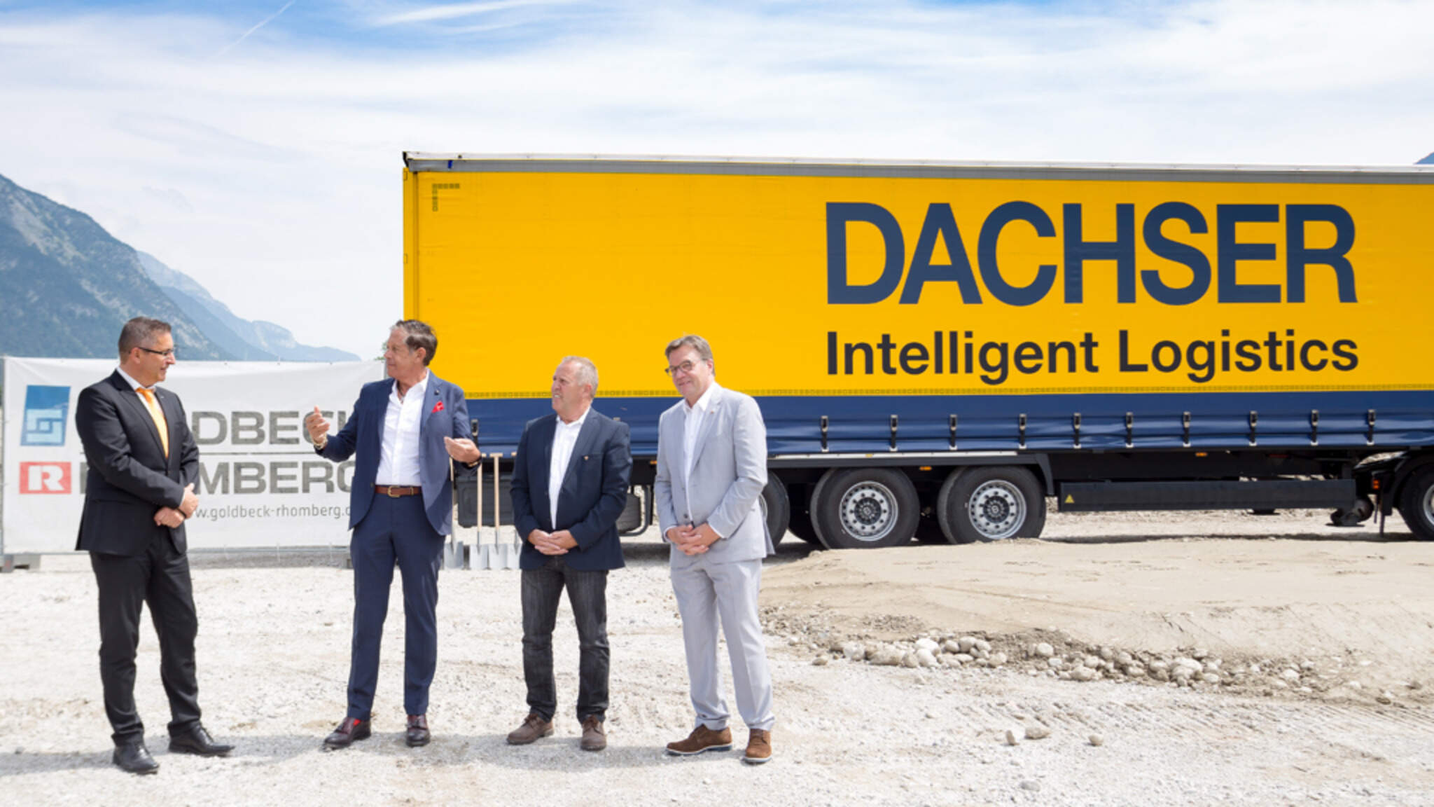 v.l.n.r.: Günter Hirschbeck, Geschäftsführer DACHSER Österreich European Logistics, Dr. Jürgen Bodenseer, Präsident der Wirtschaftskammer Tirol; Michael Huber, Bürgermeister von Stans und Günther Platter, Landeshauptmann Tirol v.l.n.r.: Günter Hirschbeck, Geschäftsführer DACHSER Österreich European Logistics, Dr. Jürgen Bodenseer, Präsident der Wirtschaftskammer Tirol; Michael Huber, Bürgermeister von Stans und Günther Platter, Landeshauptmann Tirol